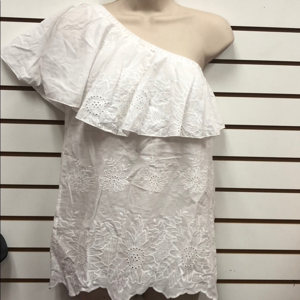 White off the shoulder shirt size s
